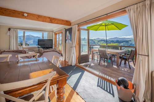 Harbour Views - Akaroa Holiday Home
