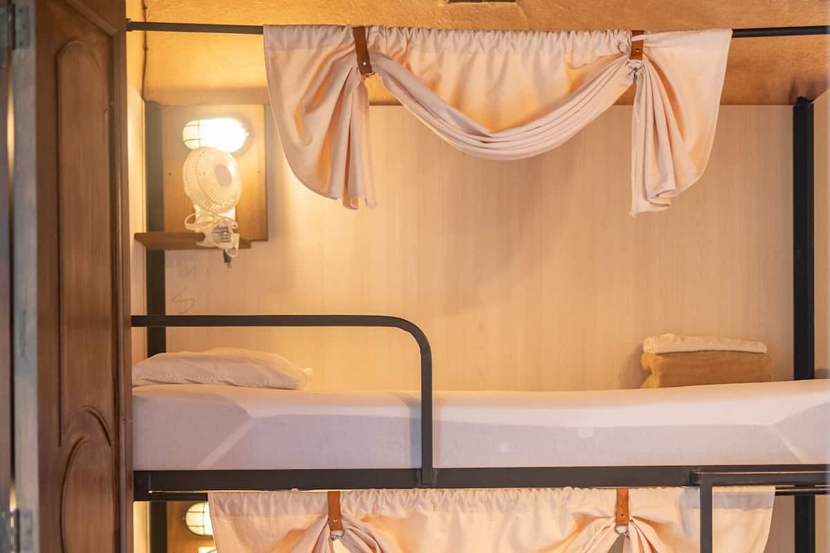 Deluxe Shared Dormitory (Women Only) | Zimmersafe, kostenloses WLAN, Bettwäsche