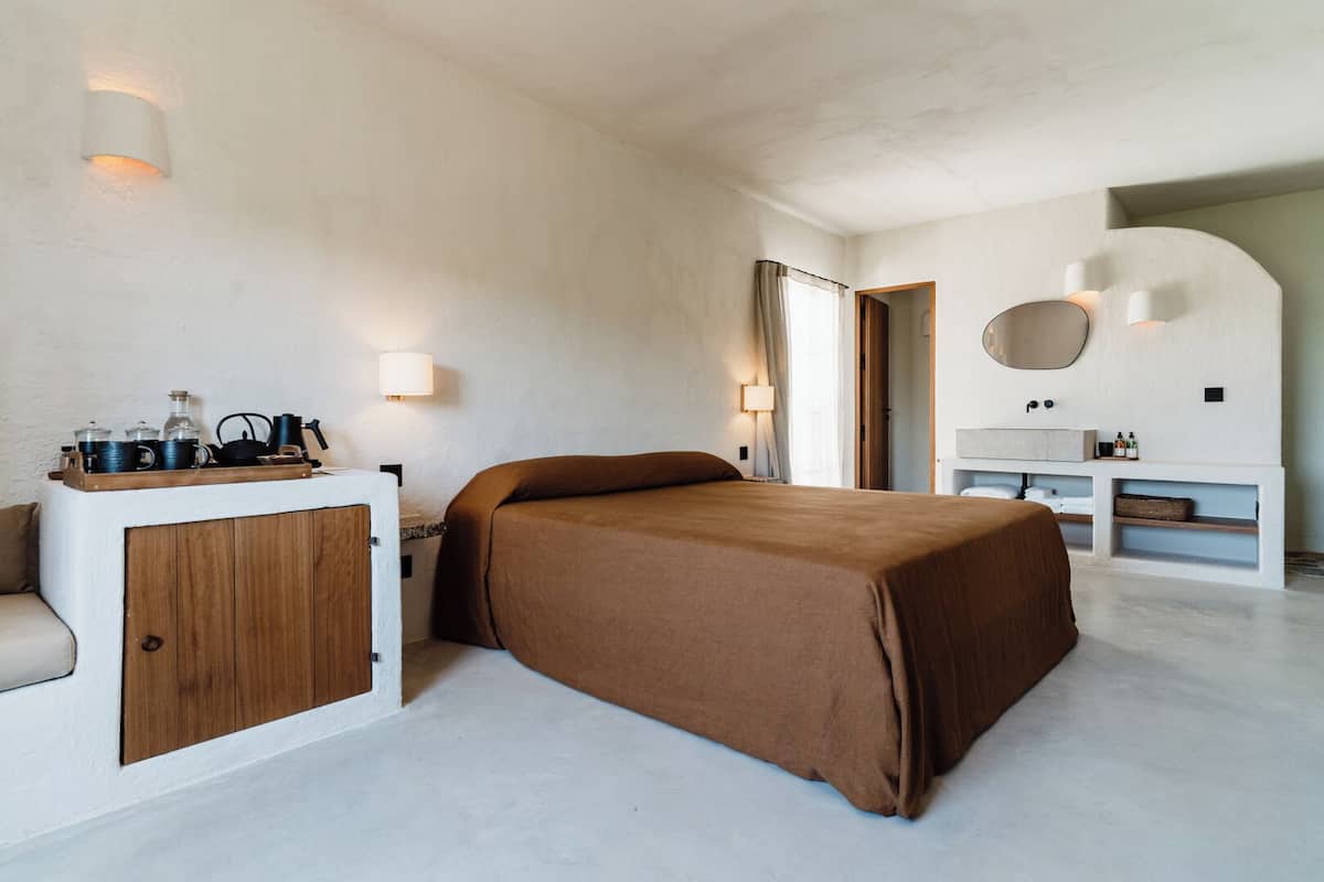 Tweepersoonskamer | 1 slaapkamer, een minibar, een kluis op de kamer