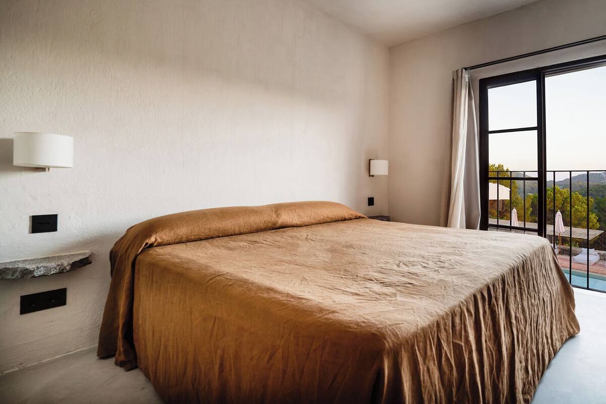 Double Room | Minibar, in-room safe, blackout drapes, iron/ironing board (on request)