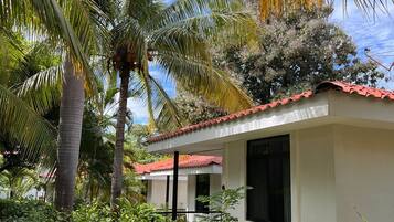 Family Villa | In-room safe, free WiFi, bed sheets