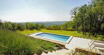 Gite de Chantecoucou - Piscine privative et vue imprenable