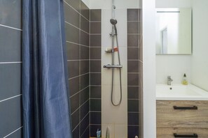 Free toiletries, hair dryer, towels