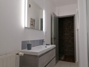 Hair dryer, towels