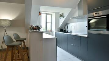 Réfrigérateur, micro-ondes, four, lave-vaisselle