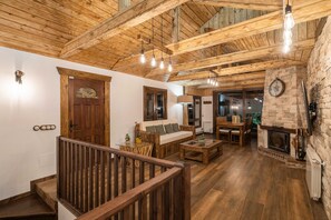 Télévision, cheminée