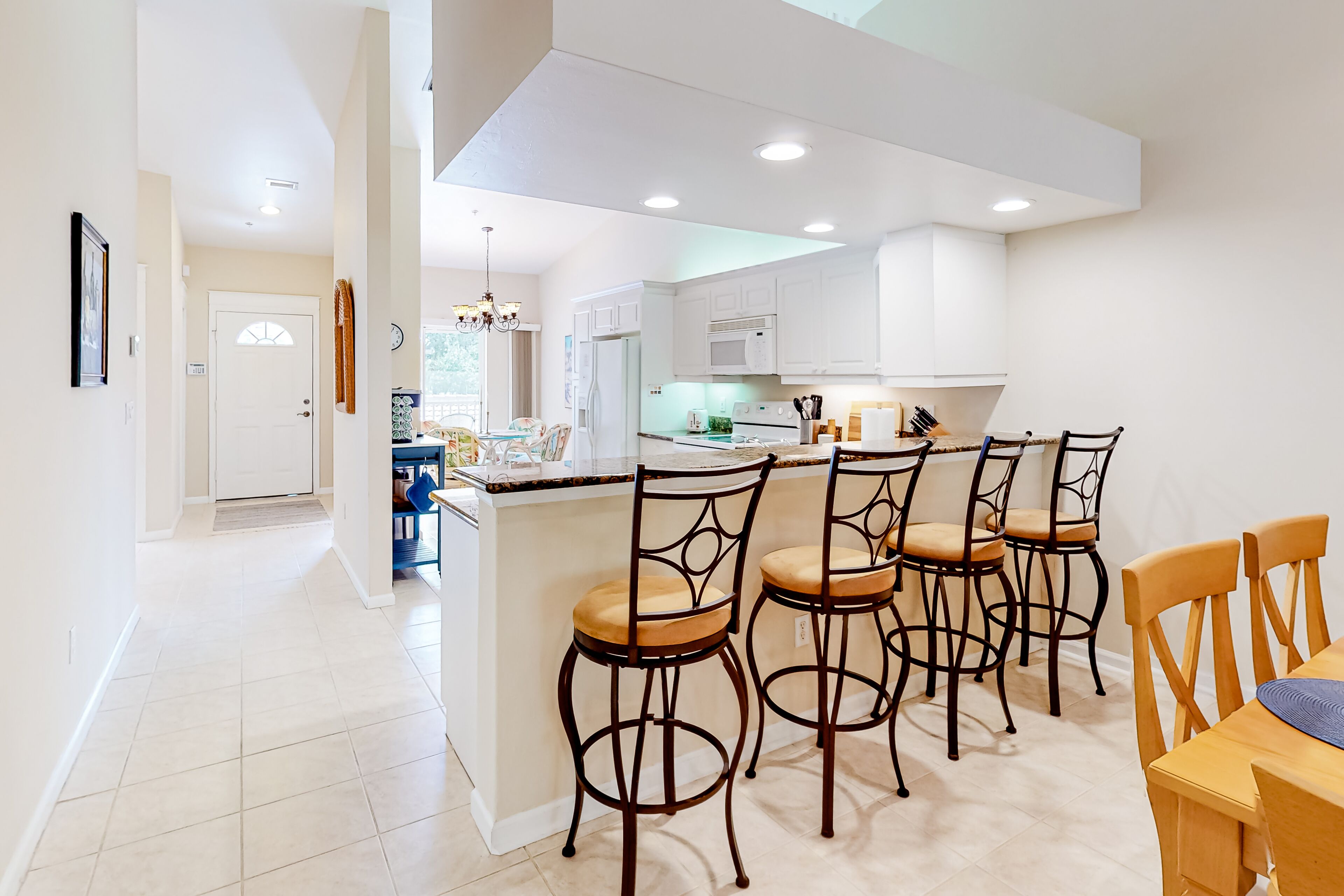 冰箱、微波炉、烤箱、炉灶