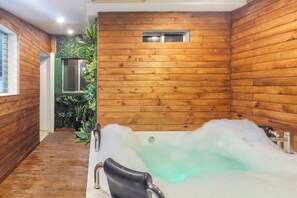 Interior - Descanso, Comodidad y Diversión, 3 Habitaciones y Jacuzzi (Medellín)