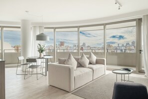 Deluxe Apartment | Living area | TV - Nido at Recoleta Deco (Buenos Aires)