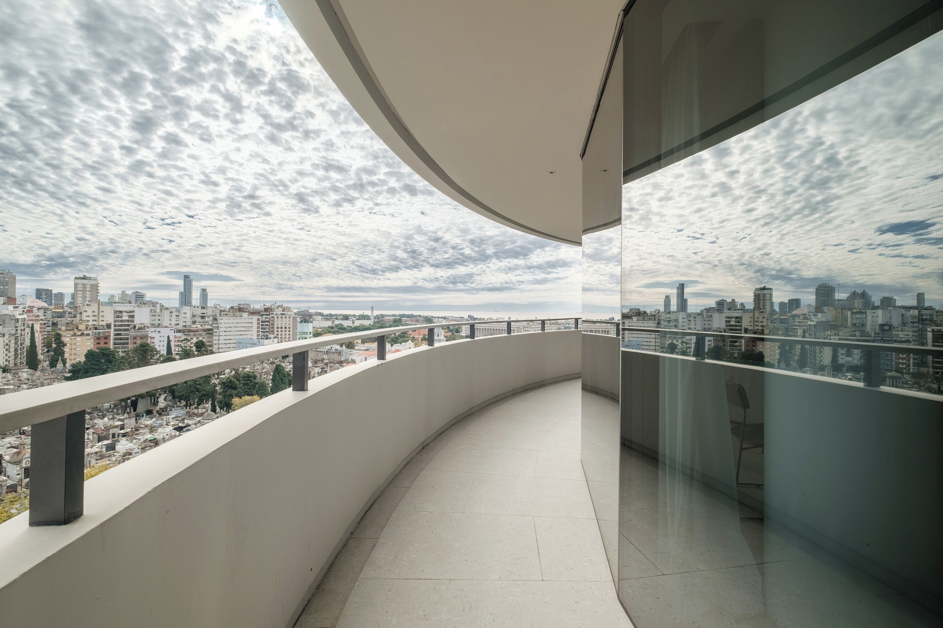 Deluxe Apartment | Balcony