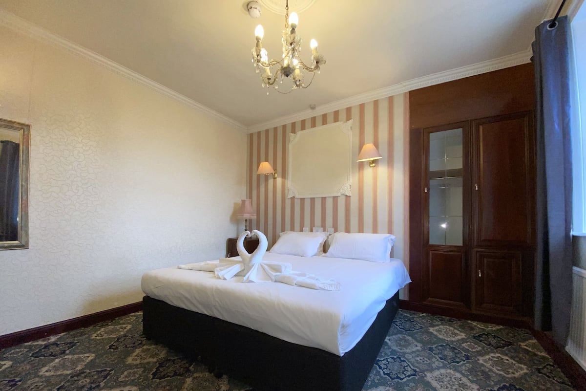 Economy Double or Twin Room | Desk, laptop workspace, iron/ironing board, free WiFi