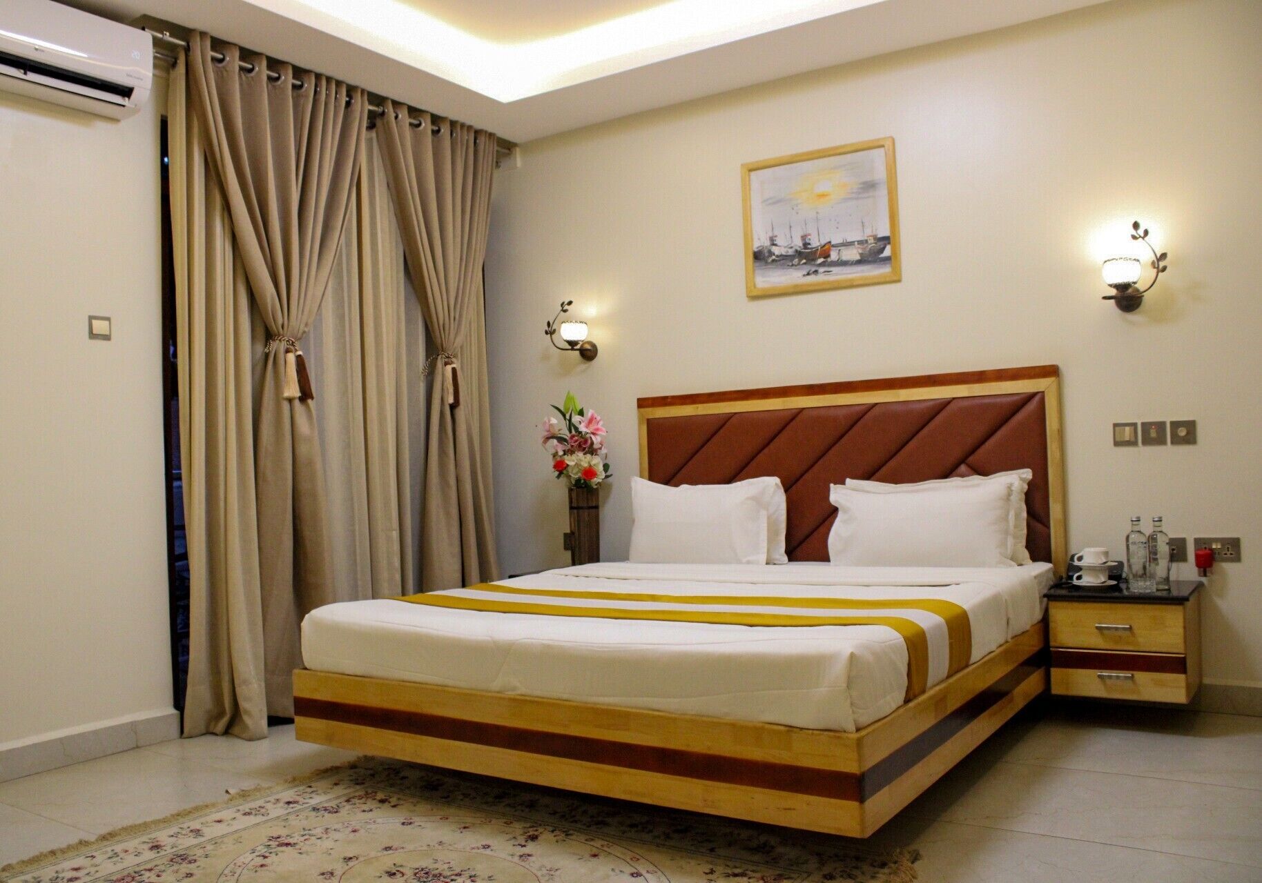 Executive-Zimmer | Laptopgeeigneter Arbeitsplatz, kostenloses WLAN