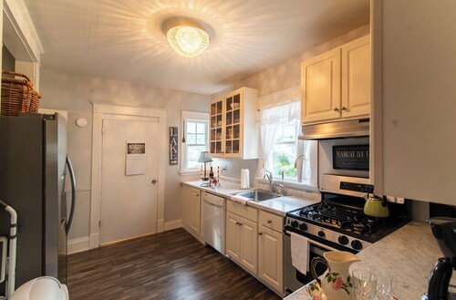 New and Improved Ownership,  
FingerLakes, NY,Cozy, Historic,Charming
