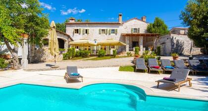 Villa Damiana - Vier Schlafzimmer Villa, Schläft 8