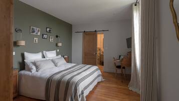 1 slaapkamer, een bureau, een strijkplank/strijkijzer, gratis wifi