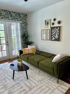 Smart TV, books - Newly Renovated Water Front in Historic Cocoa Village with Pool! (Cocoa)