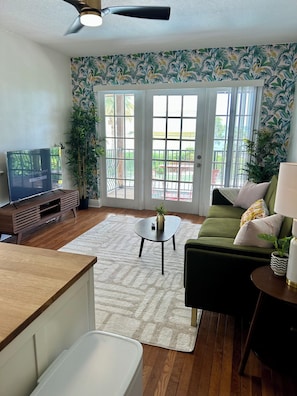 Smart TV, books - Newly Renovated Water Front in Historic Cocoa Village with Pool! (Cocoa)