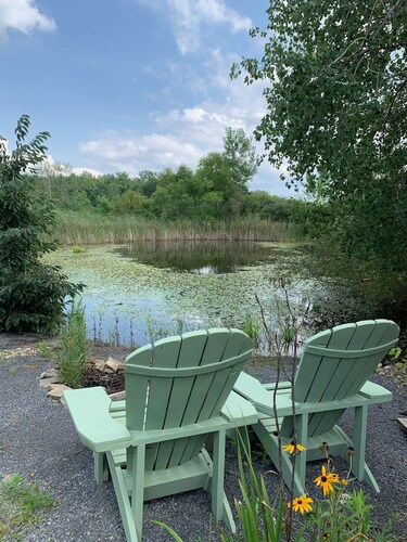 Take it easy at this unique and tranquil country cottage. 