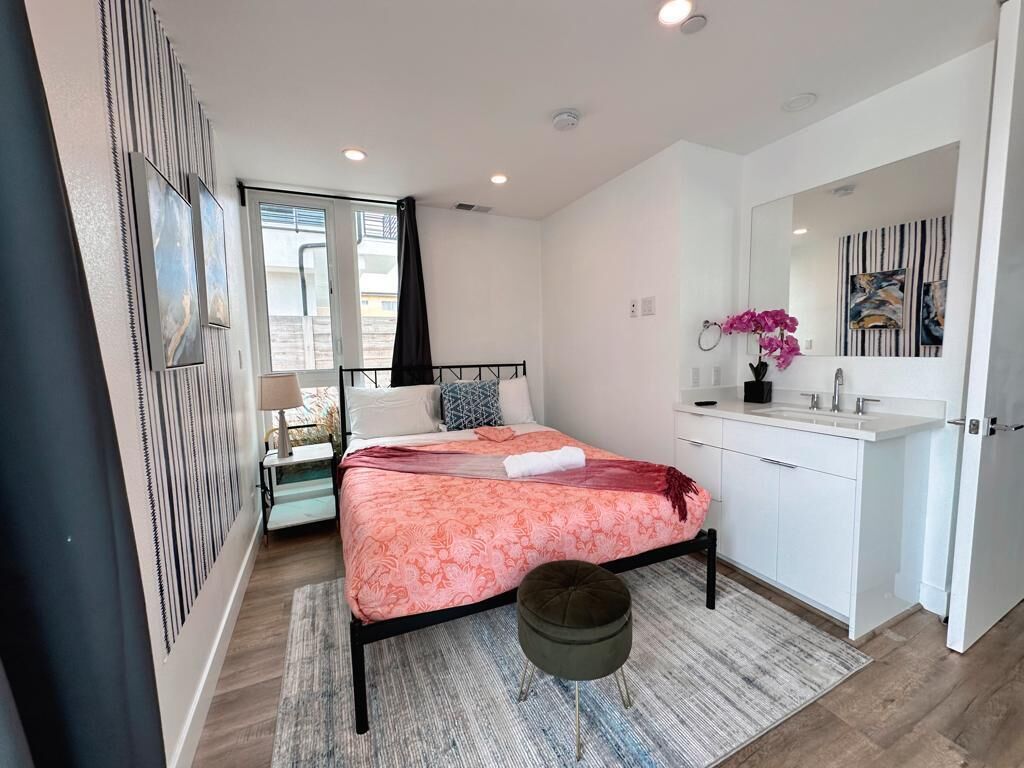 4 多间卧室、免费 WiFi、床单