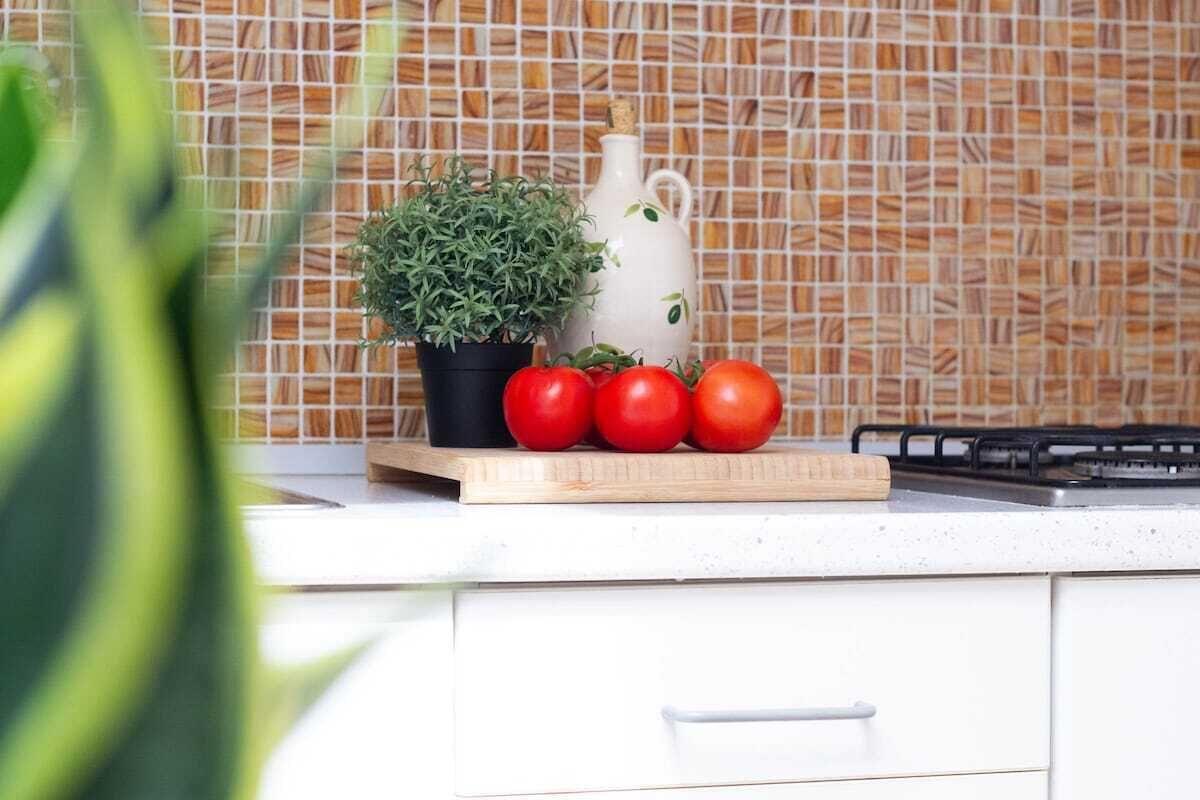 Réfrigérateur, four, plaque de cuisson, cafetière/bouilloire