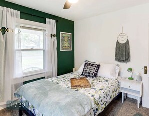 3 bedrooms, iron/ironing board, WiFi, bed sheets