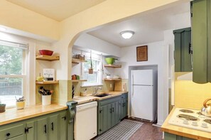 Frigorífic, microones, forn i placa de cuina 