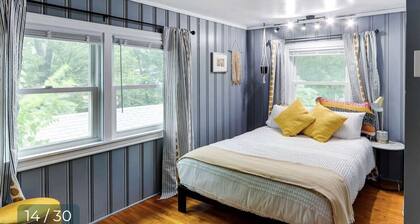 Cozy bungalow in Delano - minutes from downtown and the river