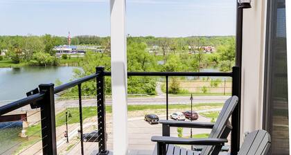 Canandaigua Lake Views from this modern cozy condo!