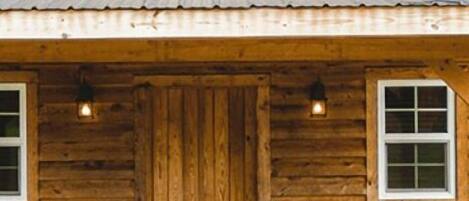 Vista frontal de la propiedad