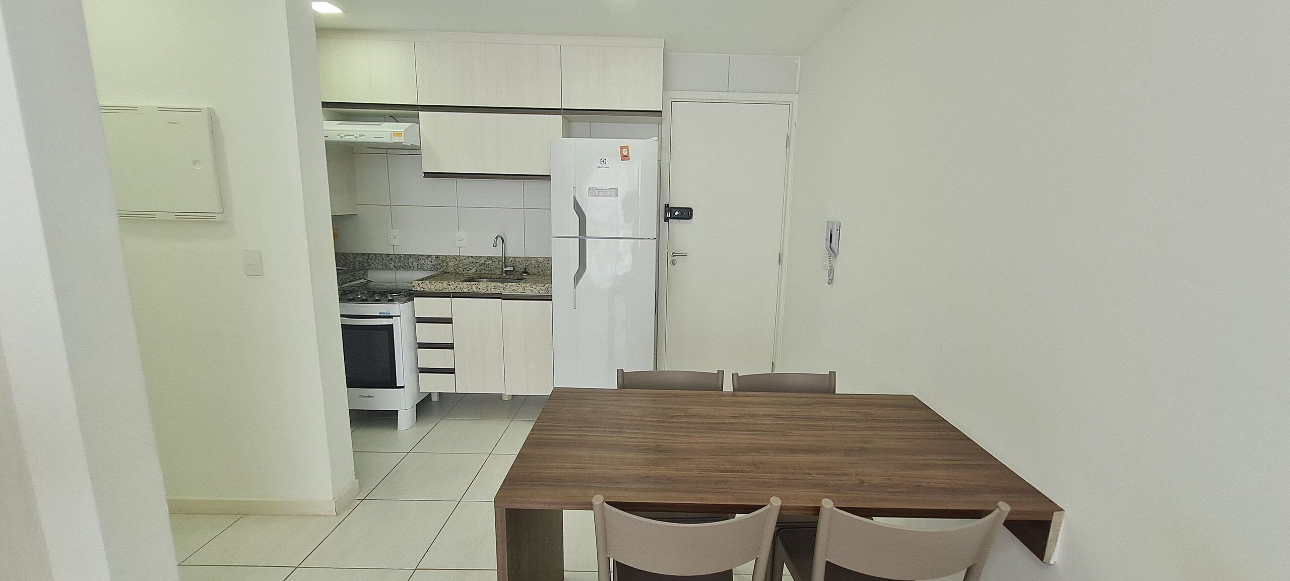 Family Apartment | Private kitchen | Fridge, cookware/dishes/utensils