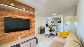 Leilighet | Oppholdsområde | En 40-tommers TV med digitale kanaler