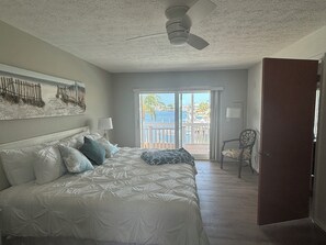 3 makuuhuonetta, työpöytä, silitysrauta/-lauta, ilmainen Wi-Fi