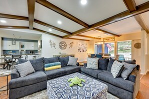 TV - Lakefront Hot Springs Vacation Rental w/ Dock! (Hot Springs)