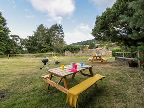 Property grounds - Pentre Court Cottage (Abergavenny)