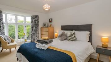 4 bedrooms, individually decorated, individually furnished, free WiFi