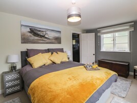 1 habitación, decoración personalizada y muebles diferentes 