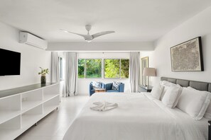 3 bedrooms, in-room safe, iron/ironing board, travel crib