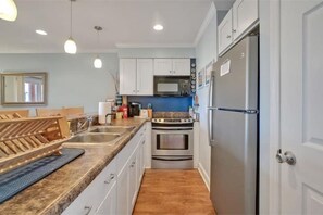 Kühlschrank, Mikrowelle, Ofen, Toaster