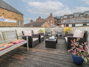 Terrace/patio - 50 West Street Edelweiss (Scarborough)