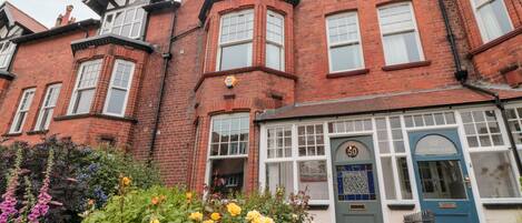 平房 | 住宿正面