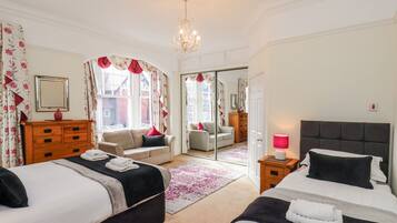 5 dormitorios, decoración individual, mobiliario individual