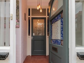 Cottage | Interior - 50 West Street Edelweiss (Scarborough)