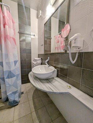 7 Schlafzimmer