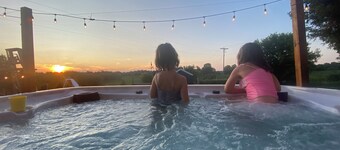 Thunderbird Farm - Luxury 5-Bedroom Farmhouse w/ Pool & Hands-On Farm Experience