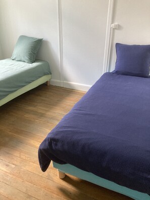 3 bedrooms, iron/ironing board, free WiFi, bed sheets