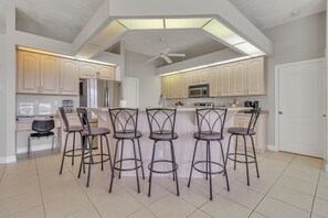 Microwave, oven, dishwasher, coffee/tea maker - Blue Oasis - Saltwater Pool, Dock, Dog-Friendly by RedAwning (Cape Coral)