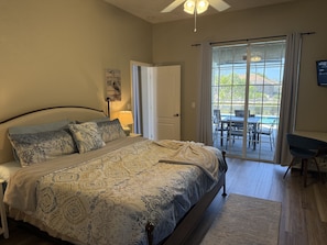 3 bedrooms, iron/ironing board, travel cot, WiFi - Blue Oasis - Saltwater Pool, Dock, Dog-Friendly by RedAwning (Cape Coral)