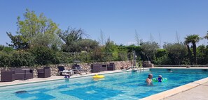 Sisäuima-allas, ulkouima-allas