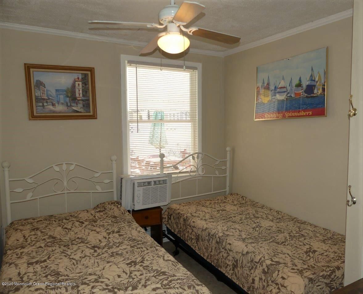 COTTAGE IS ONE BLOCK TO BEACH W/ PRIVATE BACK YARD.   WIFI & OUTSIDE SHOWER.  