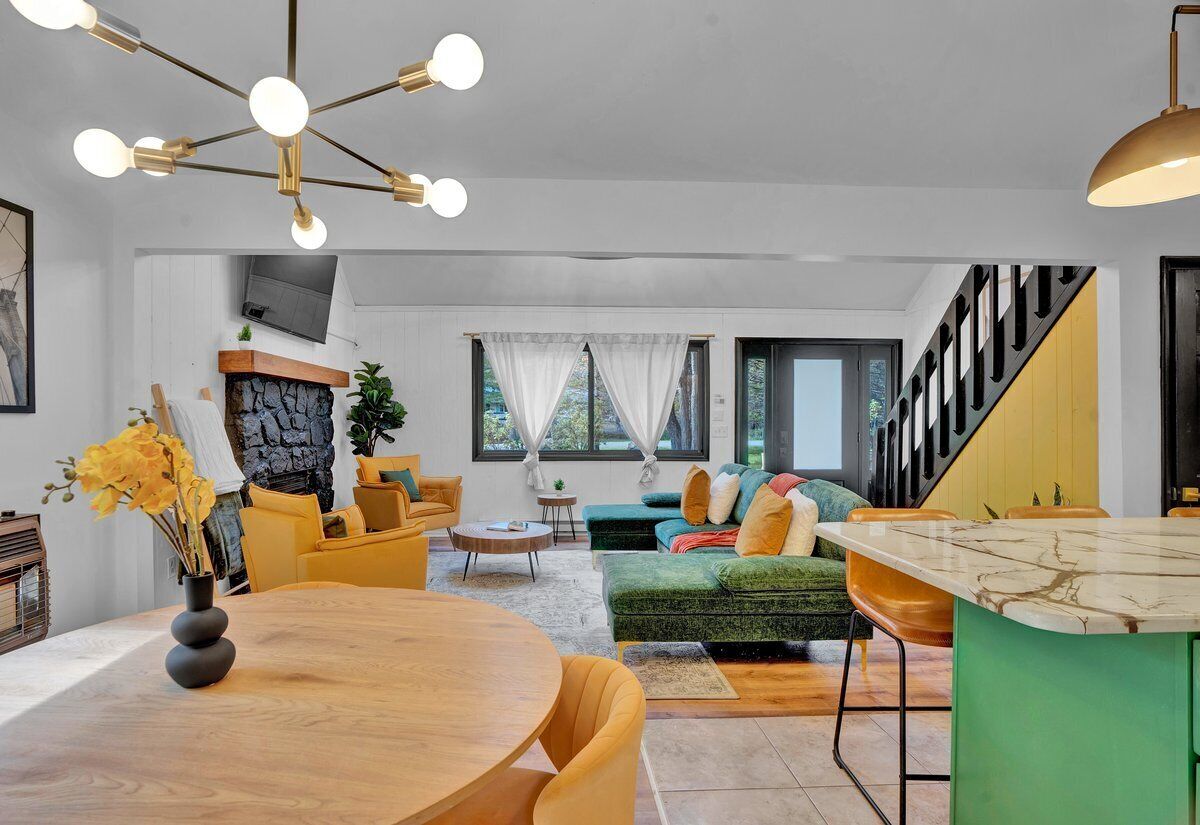 Smart-TV, Kamin, Tischfußball